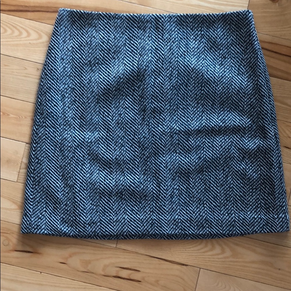 Loft knee length knit skirt